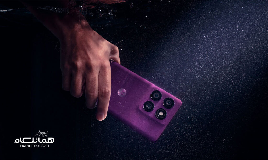 موبایل موتورولا در آب